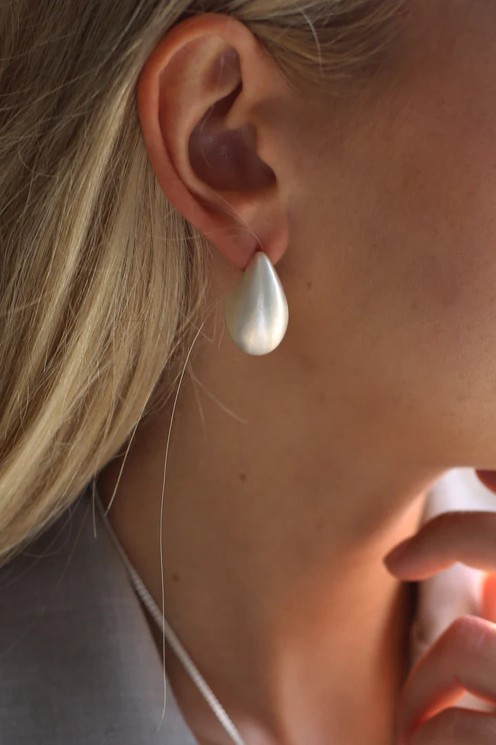 Tutti & Co. Hush Earrings in Silver