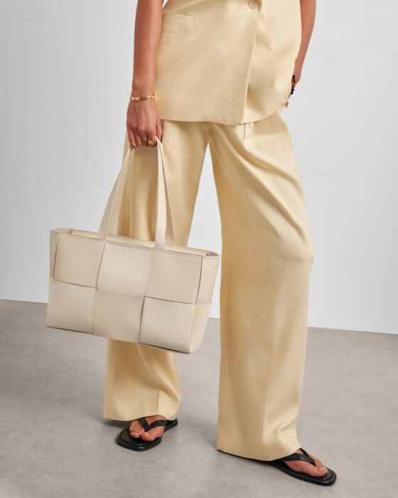 Katie Loxton Taya Woven Suedette Tote Bag in Off White & Off Whi