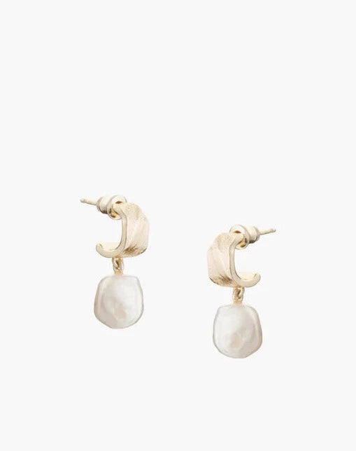 Tutti & Co. Freshwater Pearl Earrings in Gold